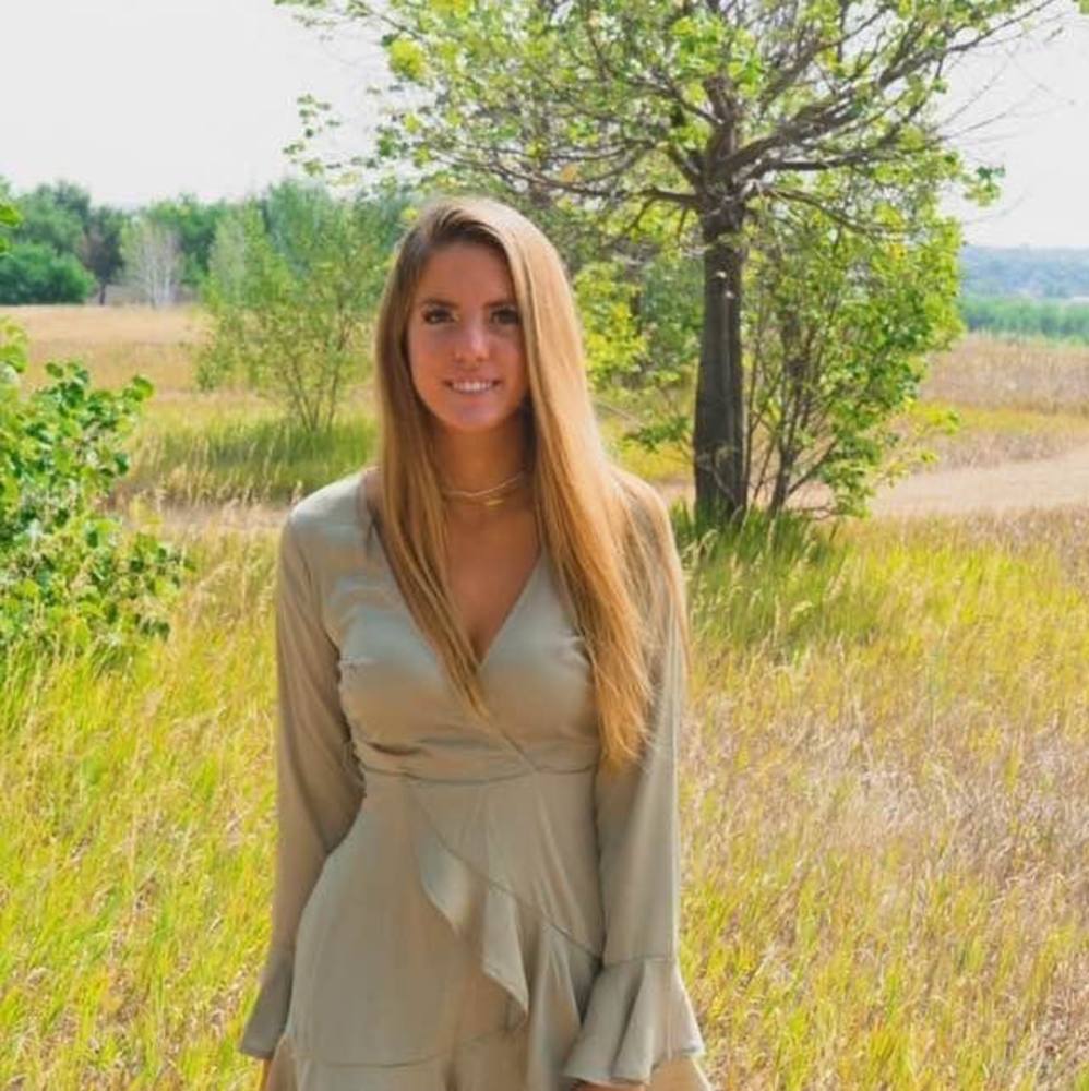 Meet your Posher, Isabella